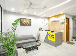 FabHotel Indirapuram by SBG Near Sec 62 Noida