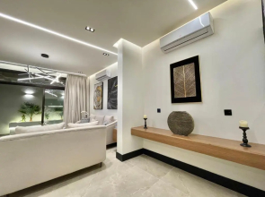 MODERN APARTMENT private entrance