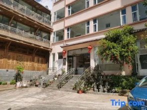 Longjiang Hot Spring Inn