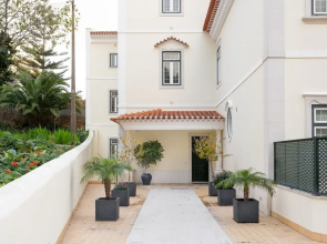 ALTIDO Beach Chic 3BR w/BBQ & 2 Terraces in Estoril