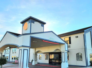 Days Inn by Wyndham Rosenberg