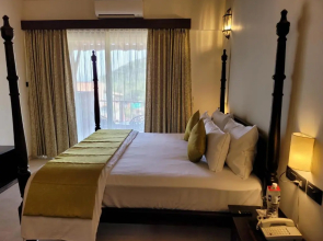 Mastiff Grand La Villae Resort