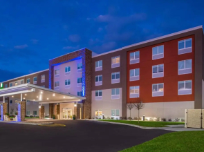 Holiday Inn Express & Suites Alachua - Gainesville Area by IHG