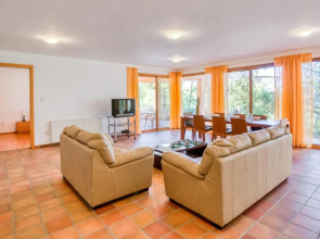 Villa Hillcrest Panorama by Ezoria