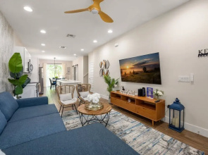 New Listing - Modern Decor 4 BR Townhouse