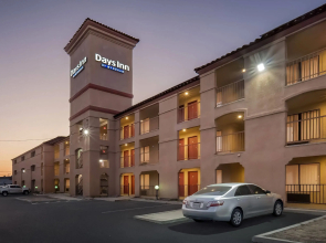 Days Inn by Wyndham Fontana / Rialto