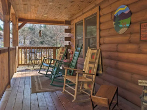 Lake Lure Log Cabin w/ Grill, Near Hiking!