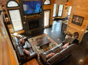 Built 2021 Private 6 Bedroom "Smoky View Mountain Cabin" Gatlinburg
