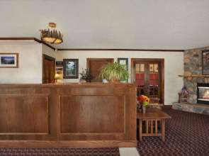 Super 8 by Wyndham Lake George/Downtown