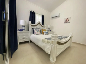 LUXURY NEW 2BDR 2BATH APT 10 Min DRIVING FROM THE AIRPORT AND BEACHES