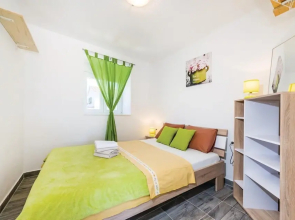 Beautiful Home in Nadin With 3 Bedrooms, Wifi and Outdoor Swimming Pool