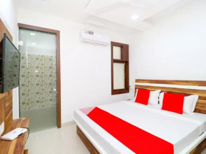 Hotel Galaxy by OYO Rooms
