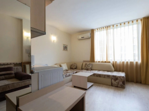 Apartment with Kitchenette in Avalon Complex