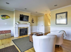 1 Mi to Town & Oyster Pond Beach: Chatham Retreat
