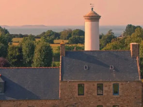 Sous Le Phare