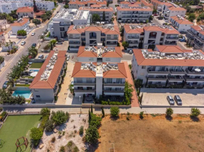 Mythicals Ground floor with garden 2 bed apartment