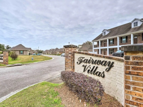 Diamondhead Condo - Marina, Pool Access & Golfing!