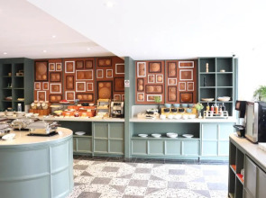 The Quart Ruamrudee by UHG