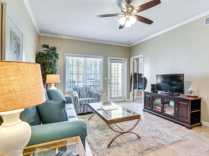 Walk to Beach: Lavish Resort Escape in Galveston!