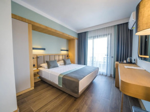 Premier Nergis Beach