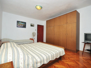 Apartment Bistro - close to sea & cosy: A2  KAT Pag, Island Pag