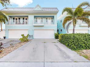 8023 Magnolia Ave
