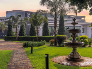 Radisson Hotel and Convention Centre OR Tambo Airport