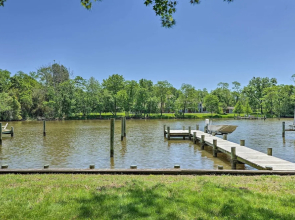 Waterfront Annapolis Home: Fire Pit & Fishing Pier