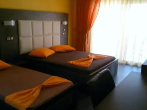 Toroni Bay Studios