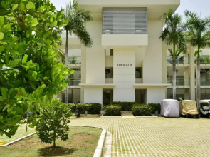 Spacious and Fully-equiped Apartment With Golf Course View in Exclusive Beach Resort