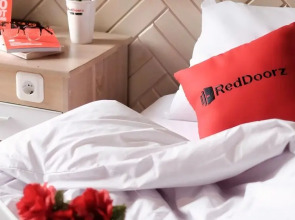 RedDoorz Near Tan Dinh Market 3