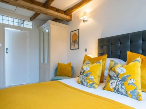 Stable Annex Bisham - Vibrant 1 Bed With Parking