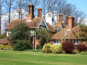 London Beach Country Hotel
