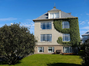 Ocean View Luxury Penthouse full of art