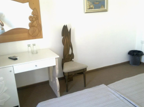 Neva Guest Rooms And Studios