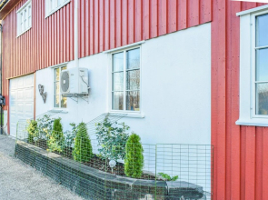 Nice Apartment in Lyngdal With 3 Bedrooms and Wifi