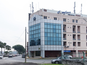 Super OYO 447 Comfort Hotel Meru