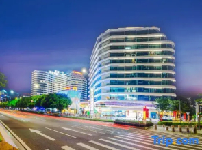 Zhaoqing · FumiFullmeCinemaBathtubDesignHotel