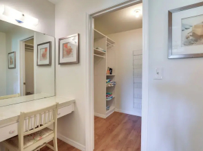 Walk to Beach: Home w/ BBQ & Fire Pit in Bradenton