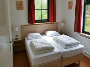 Cozy Furnished House with Garden near Nature Reserve