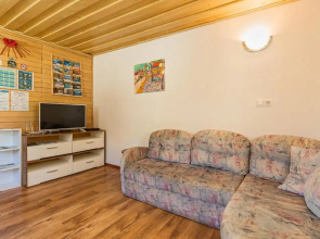 The Blueberry Lodge With Whirlpool