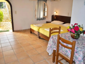 Studio Apartments Maria With Pool and Amazing View - Agios Gordios Beach