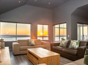 Spacious Luxury 3 Bedroom Apartment B401 Sea Spray