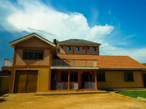 Kajosh Hotel