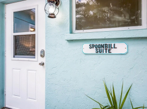 Spoonbill Suite at Driftwood #6