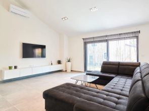 Beautifully decorated villa with pool ideal for vacation with your family.