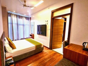 Sharda dinings Gorakhpur