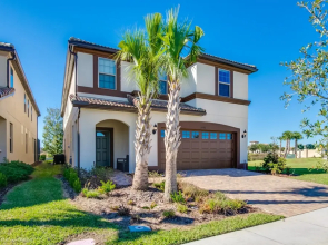 7 BD 5.5 BH Villa Game Room Pool Spa