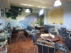 Room-Club Apartment on Shorsa