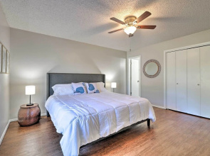 Modern Fayetteville Home < 1 Mi to U of A!